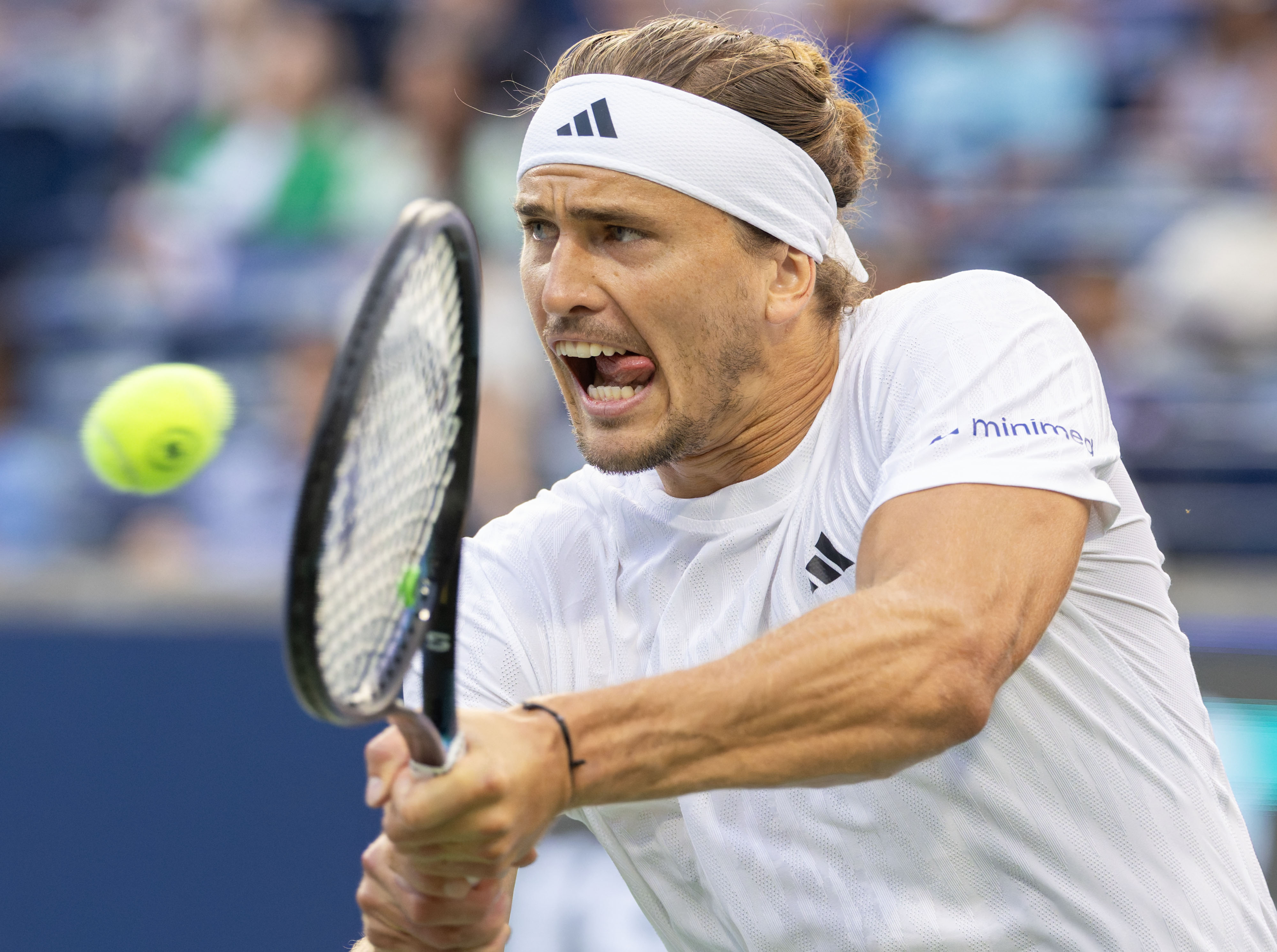 关于美国网球队力克欧洲网球队，兹维列夫爆发神勇的信息