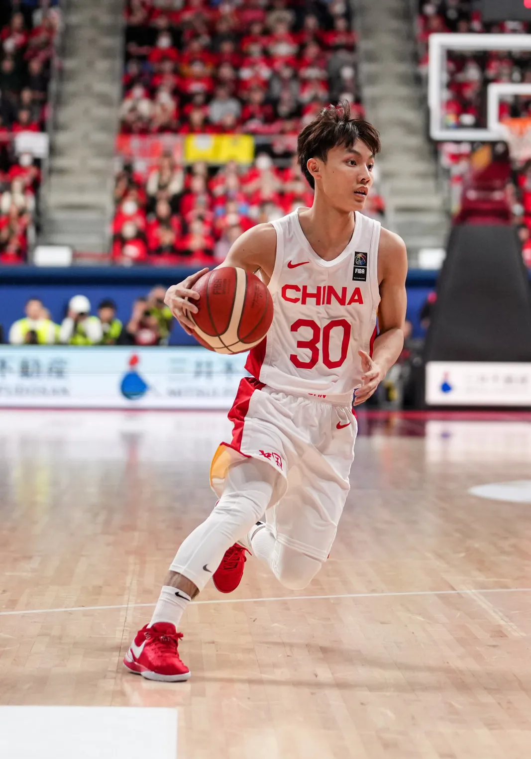 中国男篮碾压立陶宛男篮,恩比德打破历史纪录的简单介绍 中国男篮碾压立陶宛男篮,恩比德打破历史纪录的简单介绍