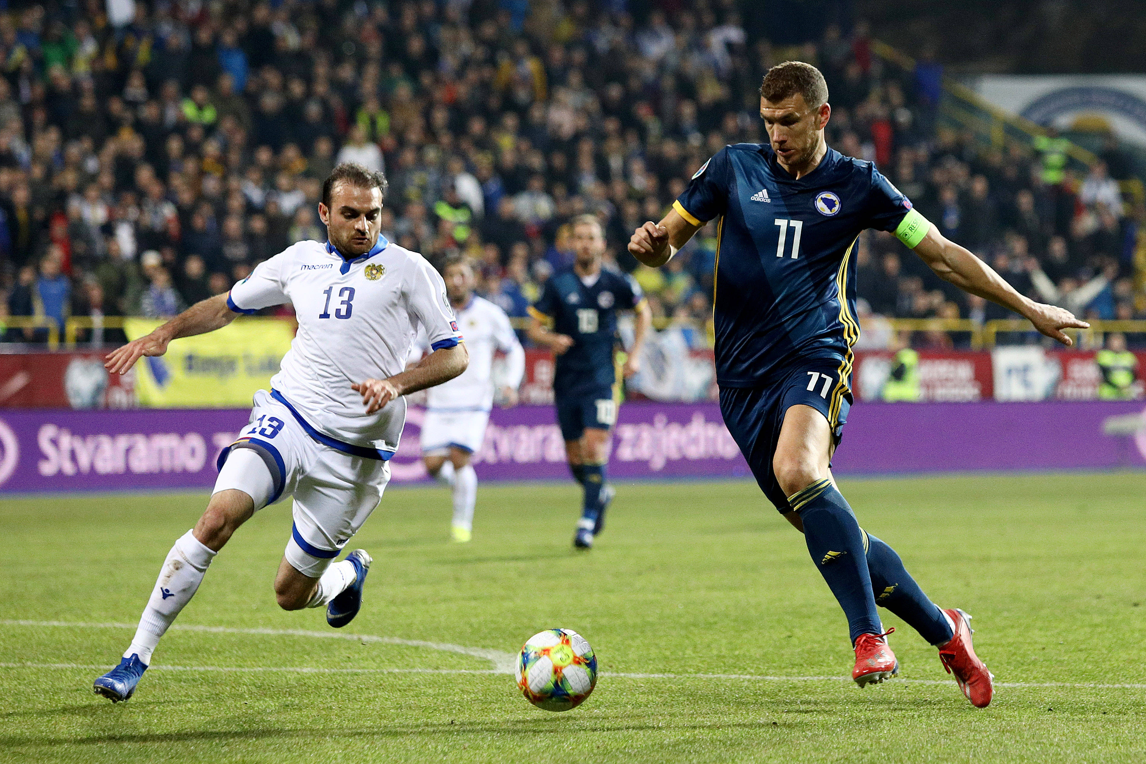 比利时横扫阿根廷，伊布点燃赛场的简单介绍